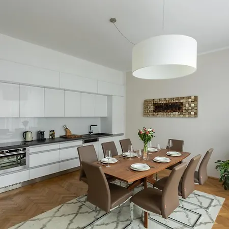 Deluxe In Old Town By Days *